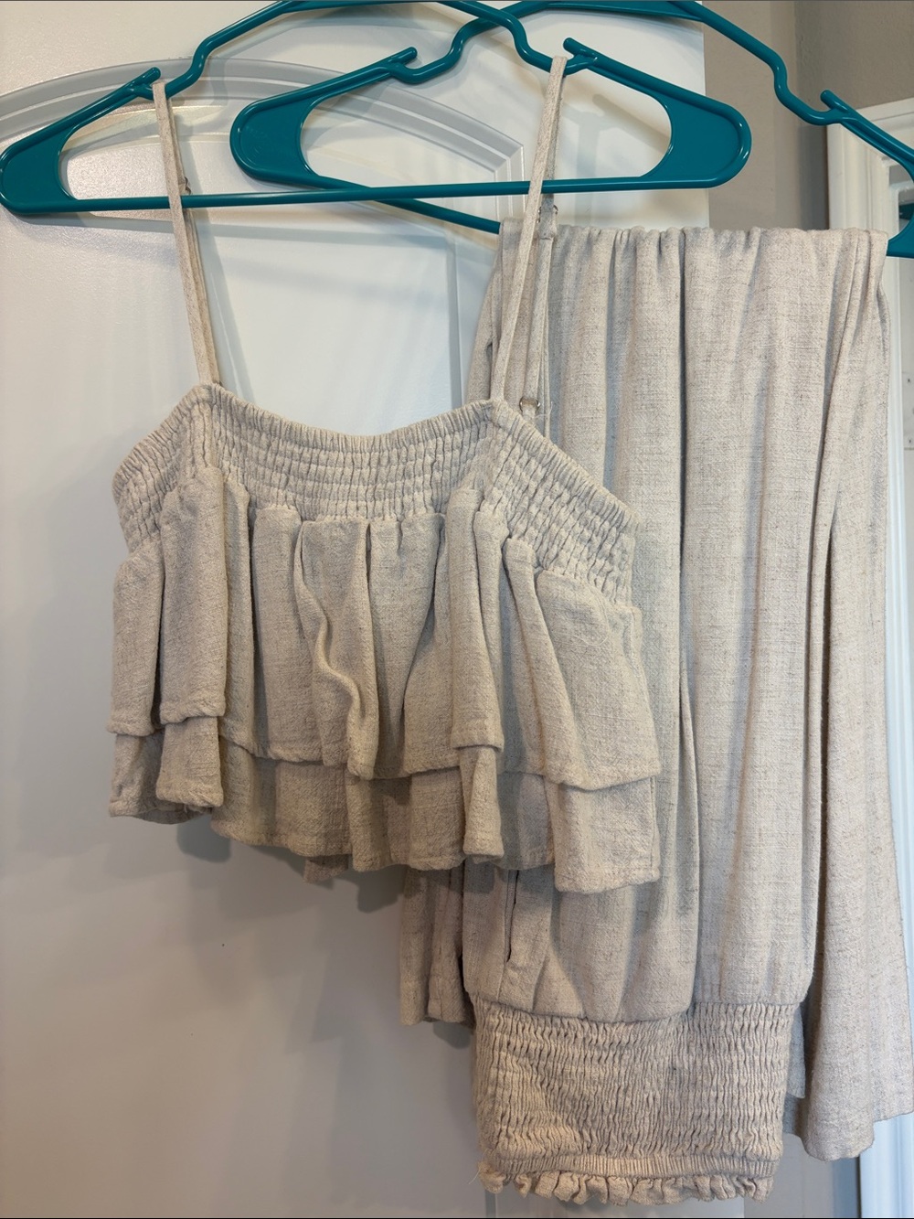 mittoshop Beige Tiered Ruffle Crop Top